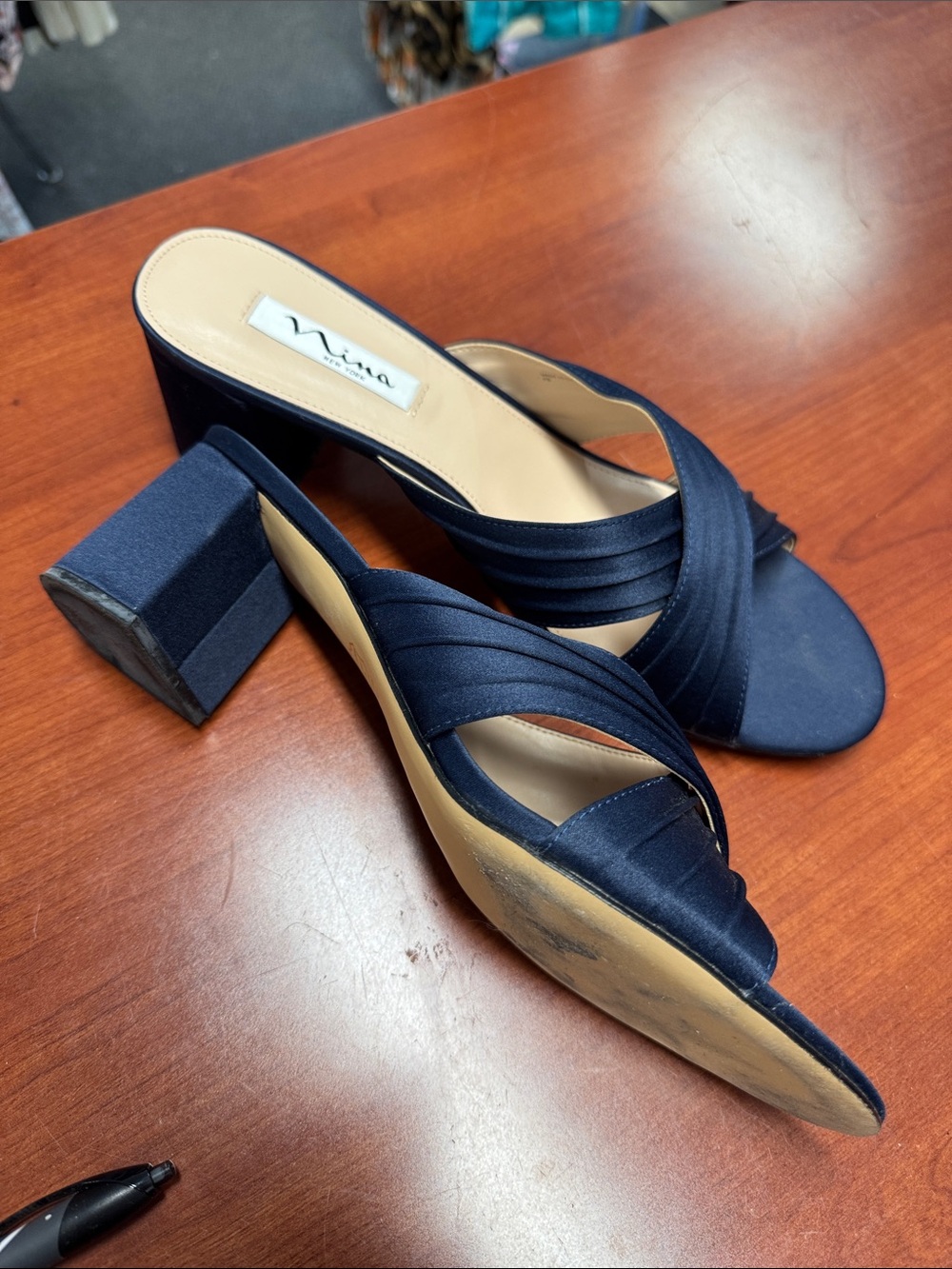 Nina block heeled sandals size 11 // 061966